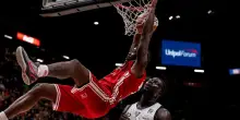 Cole la alza, Wright schiaccia: &egrave; Olimpia show a Milano nel big match con la Virtus. VIDEO