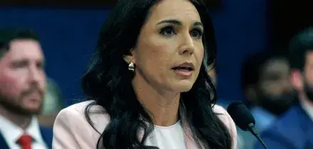 Usa, si dimette la direttrice degli 007 Tulsi Gabbard