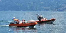 Turista russo 38enne muore annegato nel lago di Como dopo un tuffo