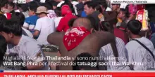 Thailandia, migliaia di fedeli al rito dei tatuaggi sacri