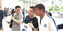 chivu-inter-hong-kong-tifosi-autografi