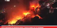 Maxi incendio in Pennsylvania: evacuazioni ad Allentown