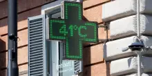 Ondata di caldo, oggi bollino rosso in 23 citt&agrave;. Luned&igrave; in 25. LIVE