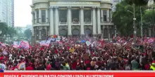 Brasile, studenti in piazza contro i tagli all'istruzione
