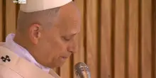 Papa: nessuno pu&ograve; inginocchiarsi al Signore e disprezzare il fratello