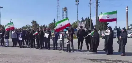 Iran, catene umane per proteggere dai raid i siti sensibili