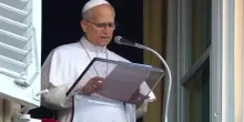 Papa recita l'Angelus: 'Riprendo gradualmente il mio lavoro'