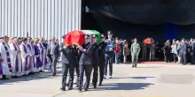 In aeroporto militare Latina i funerali dei piloti morti a Sabaudia
