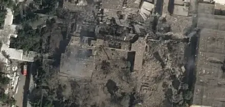 Attacco all'Iran, distrutta la residenza di Khamenei a Teheran