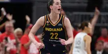 Super Caitlin Clark allunga la serie, New York elimina Minnesota