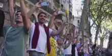 Parigi, migliaia di fedeli a Notre-Dame per Papa Leone XIV