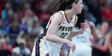 Indiana travolge New York e per Caitlin Clark arriva un doppio record storico. VIDEO