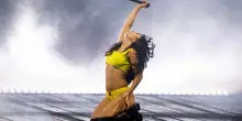 Charli XCX ha pubblicato Playboy Bunny, lato B del nuovo singolo SS26