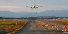Malore pilota in volo, atterraggio d'emergenza a Milano Malpensa