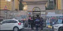 Studente ucciso a La Spezia, metal detector a entrata scuola