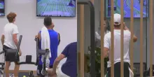 Wimbledon, l&rsquo;insolito riscaldamento davanti alla tv di Sinner