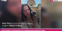 Katy Perry, il backstage del videoclip di Watch It Burn