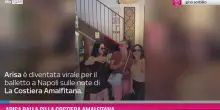 Arisa balla su La Costiera Amalfitana