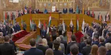 Ungheria, Magyar ha prestato giuramento, &egrave; il nuovo premier