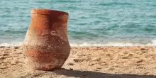 Urna cineraria in spiaggia nel Foggiano, &egrave; un 80enne morto in Germania