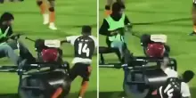 L'incredibile disavventura di Townsend: investito da un rullo nel riscaldamento. VIDEO