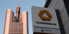 Commerzbank pianifica taglio per 3mila dipendenti e investe nell'AI