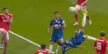 Quando il gol della bandiera &egrave; una meraviglia: ecco la spettacolare rovesciata di Joao Pedro