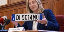 Arrivano targhe personalizzate per auto in Italia: i migliori meme