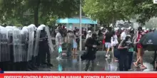 Proteste contro il governo in Albania, scontri al corteo