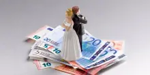 Assegno di divorzio, non pi&ugrave; una 'pensione a vita': la sentenza