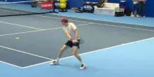 Sinner si allena alla vigilia del match contro Auger-Aliassime alle Finals