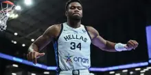 Giannis debutta con la Grecia e travolge la Lettonia: 25 punti e 10 rimbalzi. VIDEO