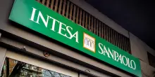 Intesa Sanpaolo, possibile rilancio Opas su Mps: 3,8 mld cash