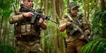 Land of Bad, il cast del film con Liam Hemsworth stasera in tv
