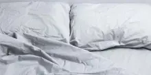 Non solo aria condizionata, 9 trucchi per dormire con il caldo