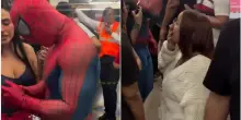 Spider-Man, cinema evacuato per odore molesto: 'puzzetta' o scherzo?