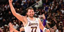 Doncic spinge i Lakers, Toronto sale a 7 in fila