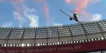 Sudafrica, 2 aerei di linea sfiorano il tetto dello stadio