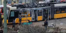 Tram deragliato a Milano, dal malore alla frenata: nodi dell'indagine