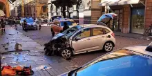 Modena, auto su pedoni in centro: 8 feriti. Fermato 31enne. LIVE