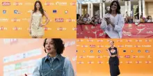 Giffoni Film Festival 2026, i look dei vip sul Blue Carpet. FOTO