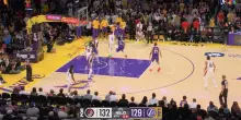 NBA, Lillard stende i Lakers con una tripla nel finale