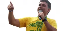 Flavio Bolsonaro, chi &egrave; il figlio di Jair favorito al voto in Brasile