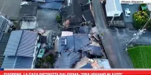 Giappone, la casa distrutta dal sisma: 'Ora viviamo in auto'