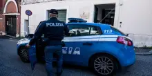 Donna accoltellata a Milano durante una lite, polizia ferma un 49enne