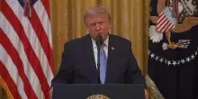 Donald Trump attacca la Cina: 'Nel 2020 pi&ugrave; grande frode elettorale di sempre'
