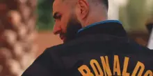 Benzema, sui social sfoggia la maglia di Ronaldo dell'Inter 97-98