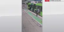 Portland, due capre salgono sull'autobus tra i pendolari