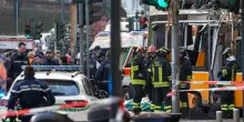 Incidente tram Milano, due feriti in rianimazione. Acquisiti i video