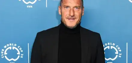 La villa di Totti a Roma infestata da duemila vespe germaniche